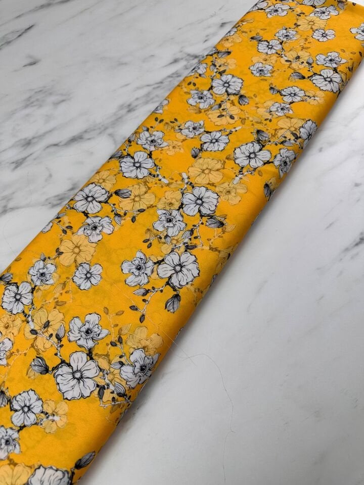 Sarı Erik Çiçeği Desen Elbiselik Gömleklik Krep Kumaş
