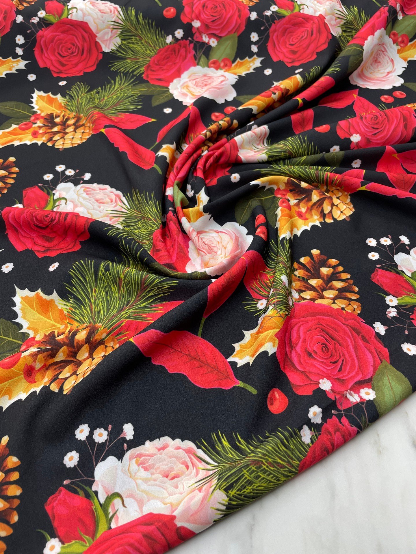 Kozalaklı Gül Desen Elbiselik Gömleklik Krep Kumaş