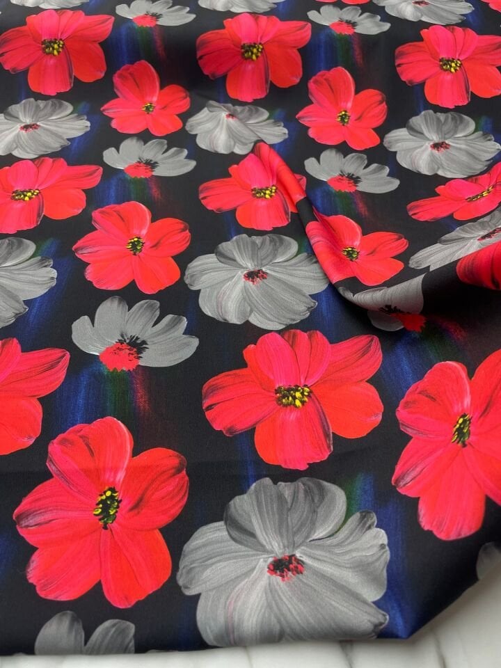 Kırmızı Geranium Desen Elbiselik Gömleklik Krep Kumaş