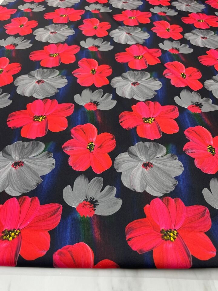 Kırmızı Geranium Desen Elbiselik Gömleklik Krep Kumaş