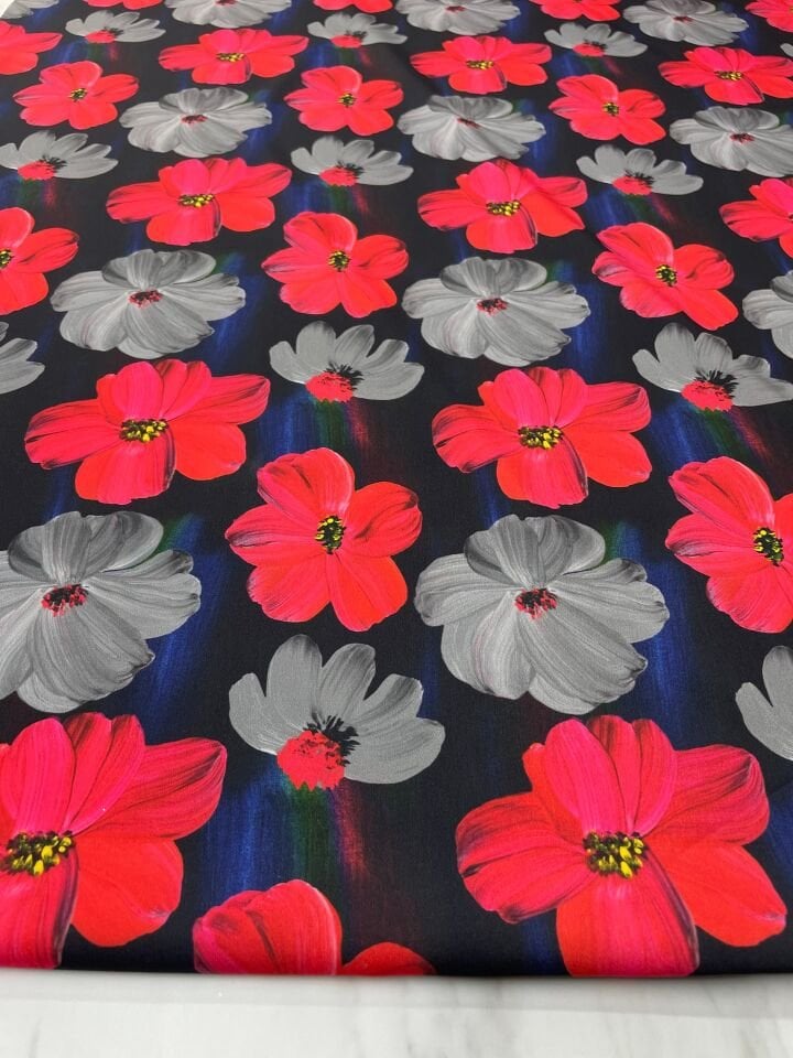 Kırmızı Geranium Desen Elbiselik Gömleklik Krep Kumaş
