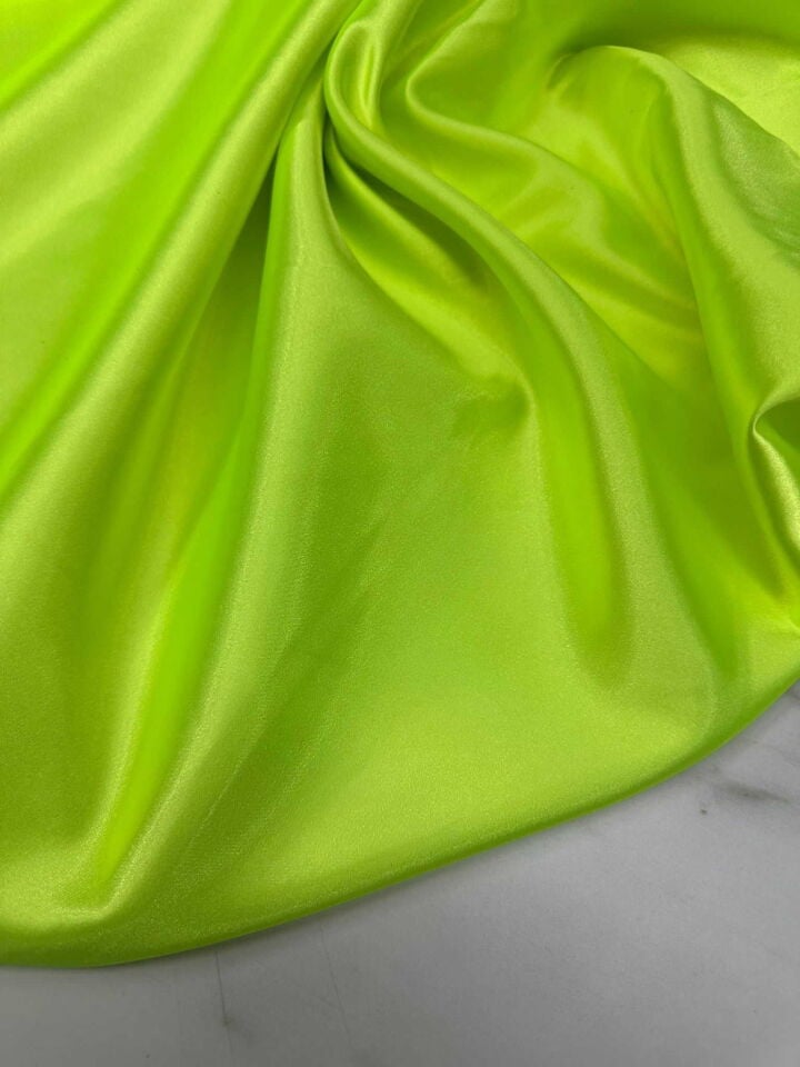 Neon Yeşili Likralı Saten Kumaş