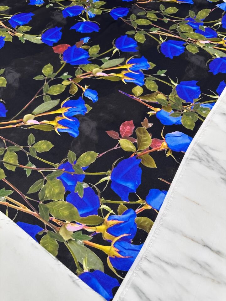 Lacivert Gül Desen Elbiselik Gömleklik Krep Kumaş