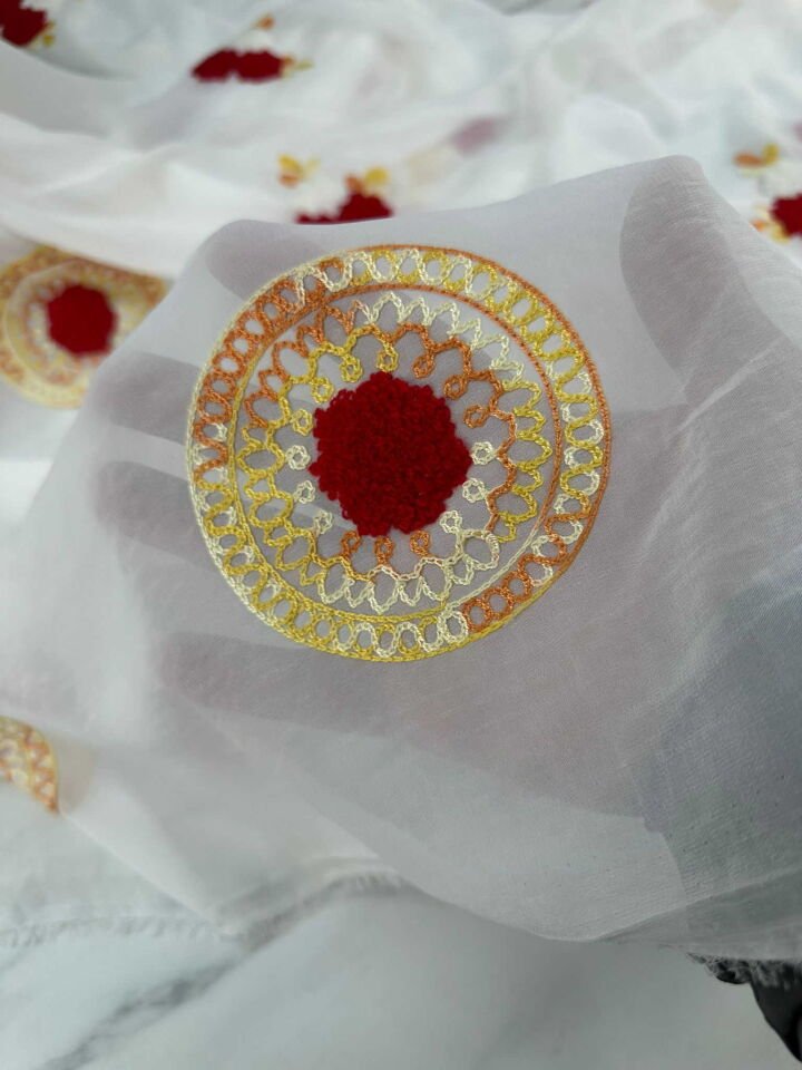 Lili İşleme Şifon