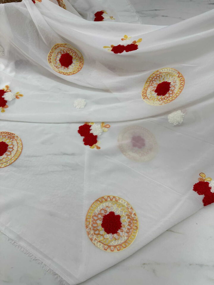 Lili İşleme Şifon