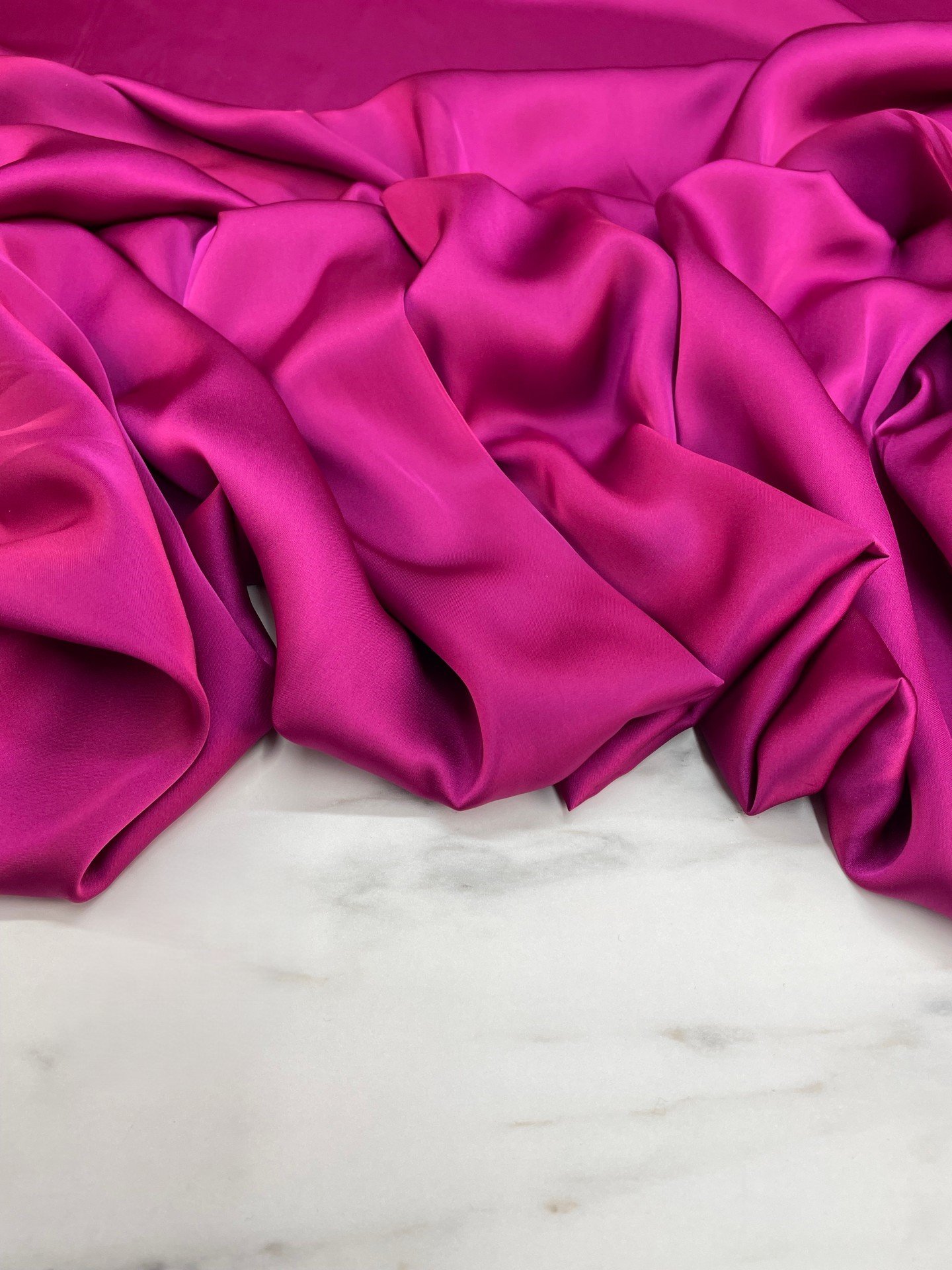 Fuşya Düz Elbiselik İpek Saten Kumaş