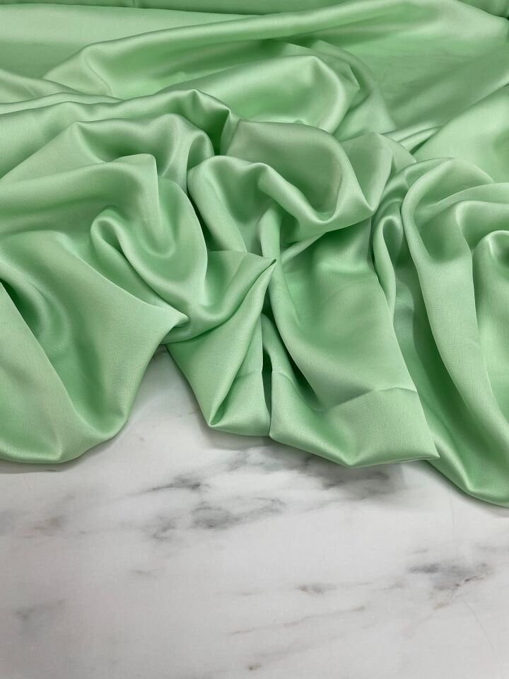 Mint Yeşili Düz Elbiselik İpek Saten Kumaş