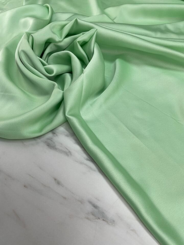 Mint Yeşili Düz Elbiselik İpek Saten Kumaş