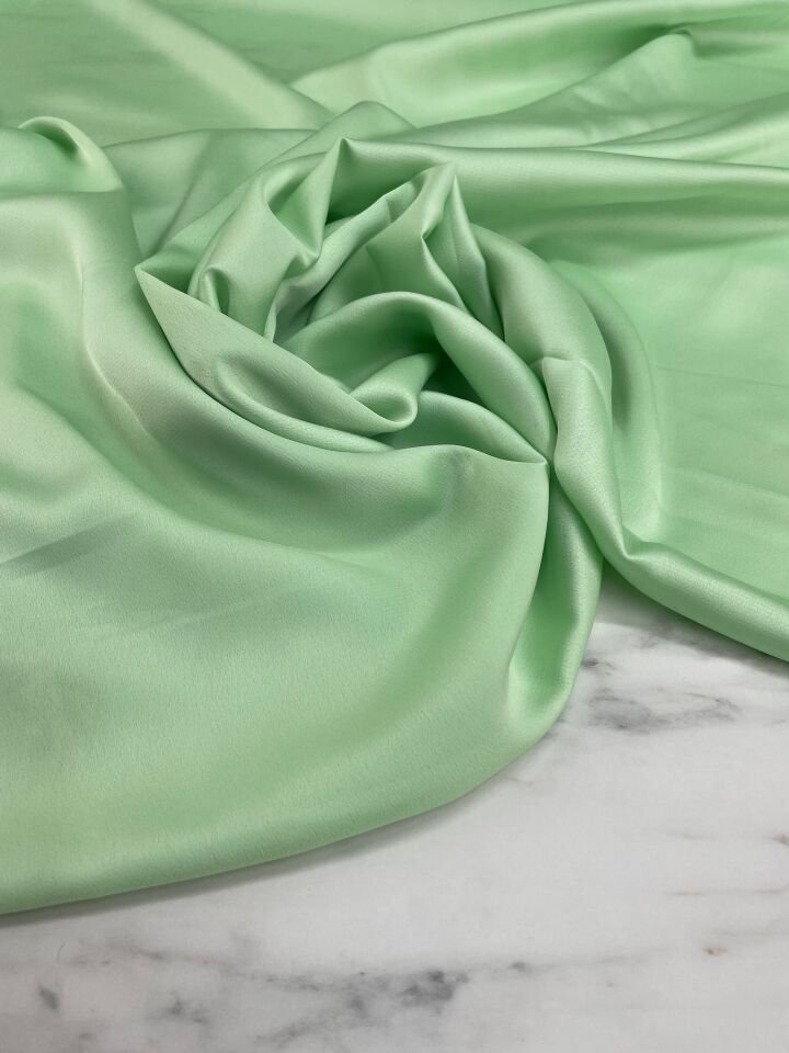 Mint Yeşili Düz Elbiselik İpek Saten Kumaş