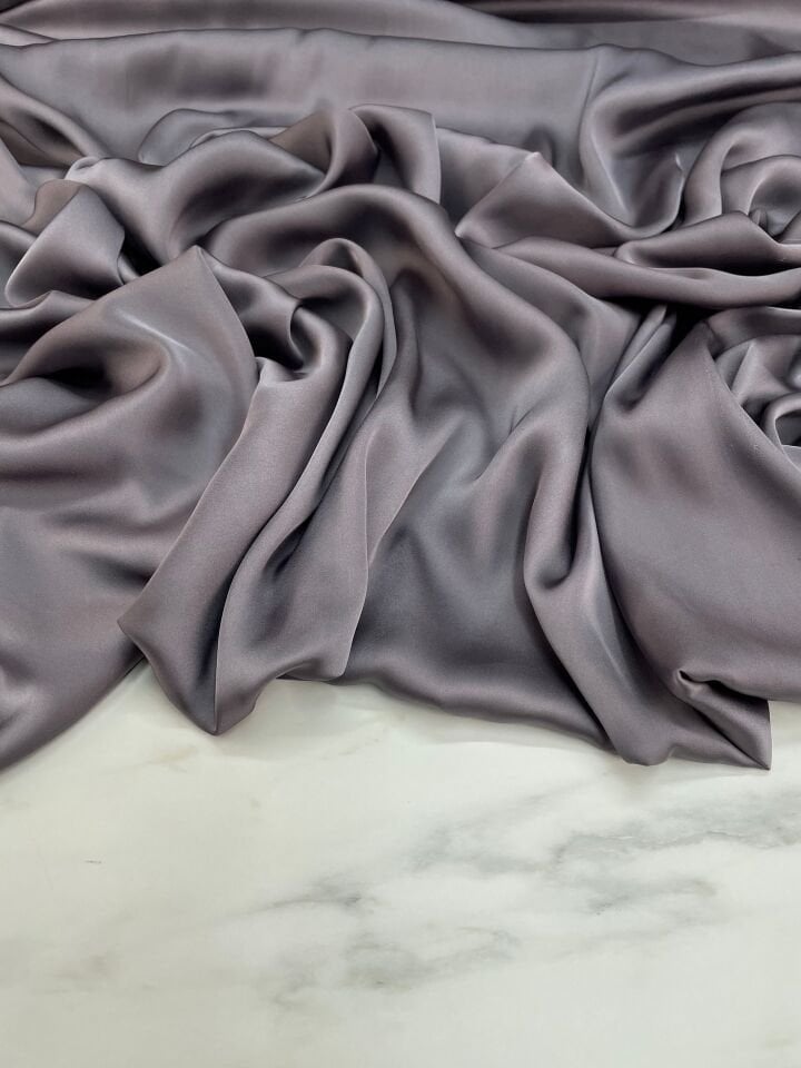 Gri Düz Elbiselik İpek Saten Kumaş