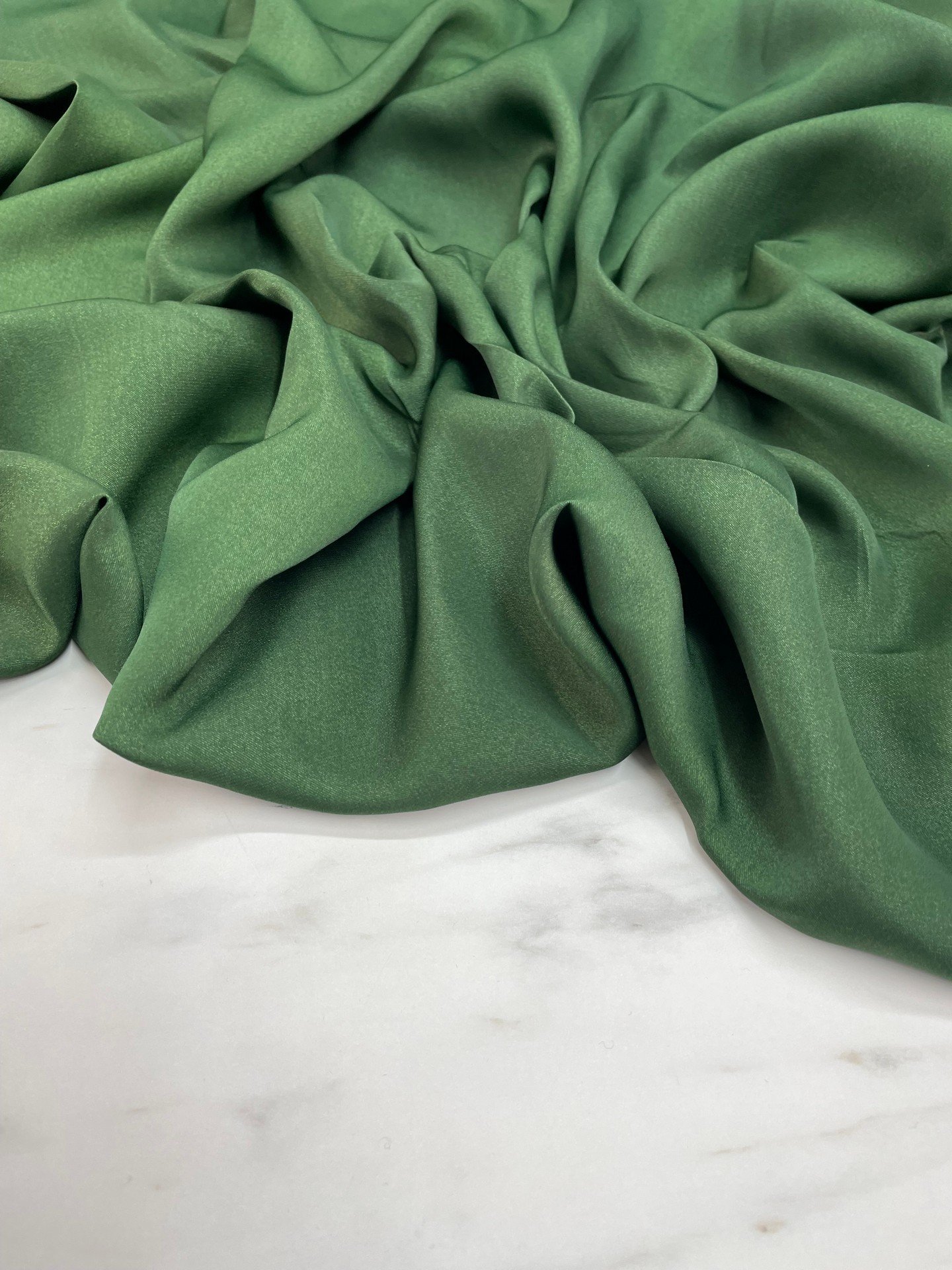 Yeşil Düz Elbiselik İpek Saten Kumaş