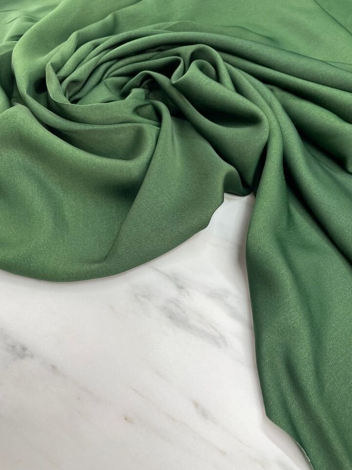 Yeşil Düz Elbiselik İpek Saten Kumaş