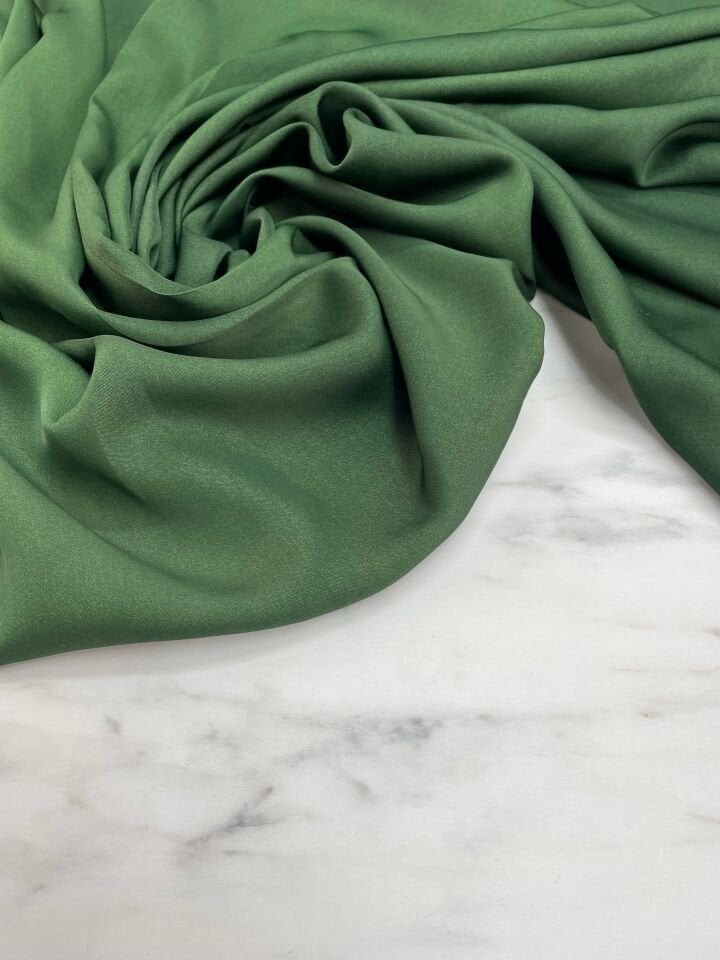 Yeşil Düz Elbiselik İpek Saten Kumaş