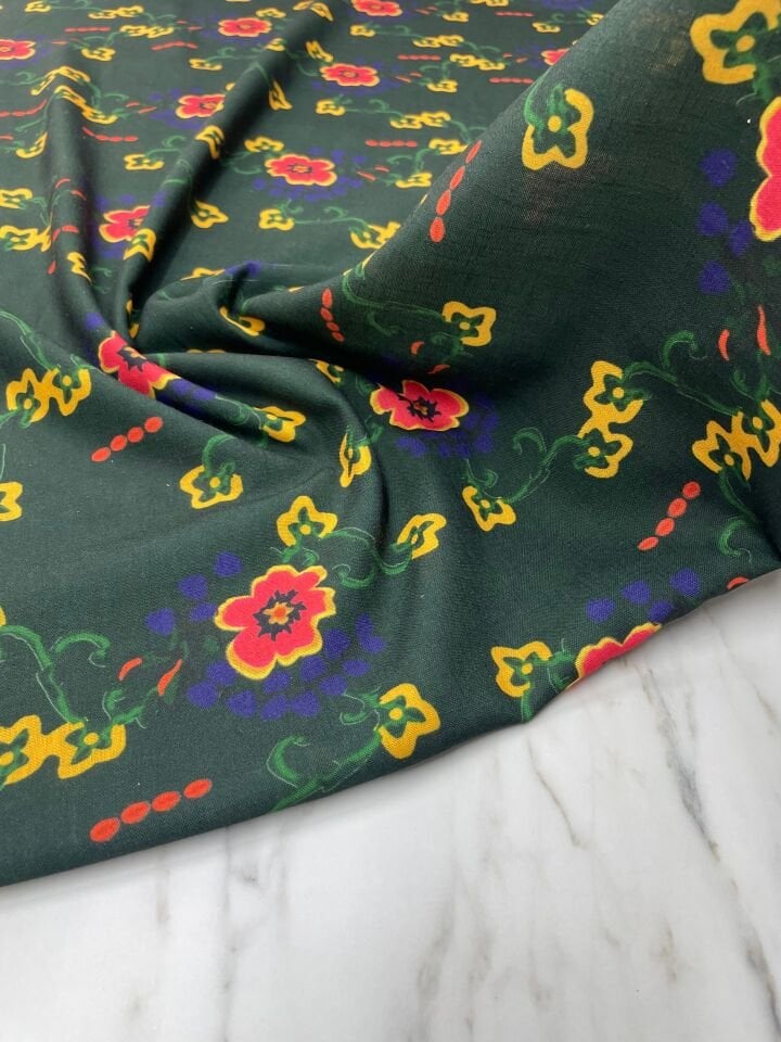 Yeşil Türkmen Desen Elbiselik Keten Kumaş