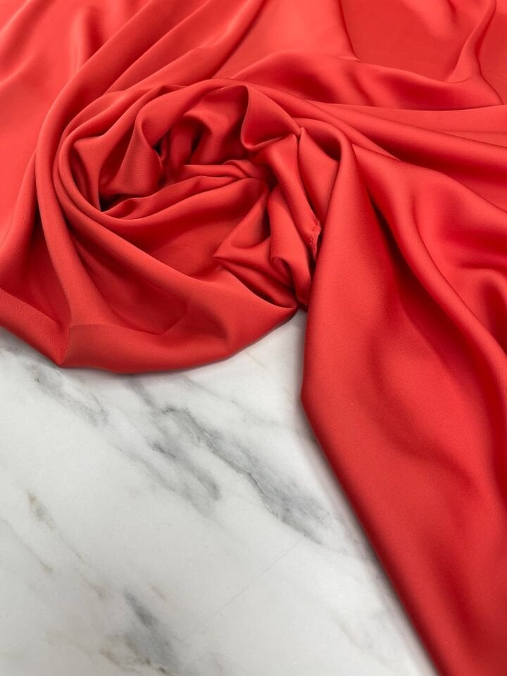 Kırmızı Düz Elbiselik İpek Saten Kumaş