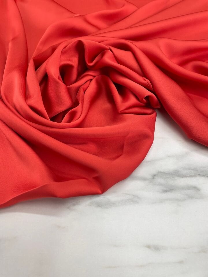 Kırmızı Düz Elbiselik İpek Saten Kumaş