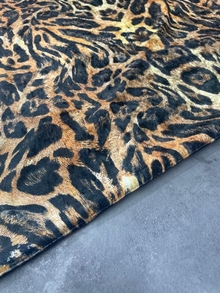 Leopar Desen Elbiselik Kadife Kumaş