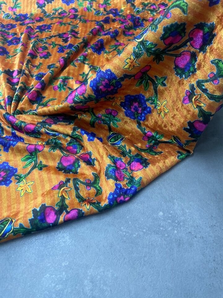 Mevera Desen Elbiselik Kadife Kumaş