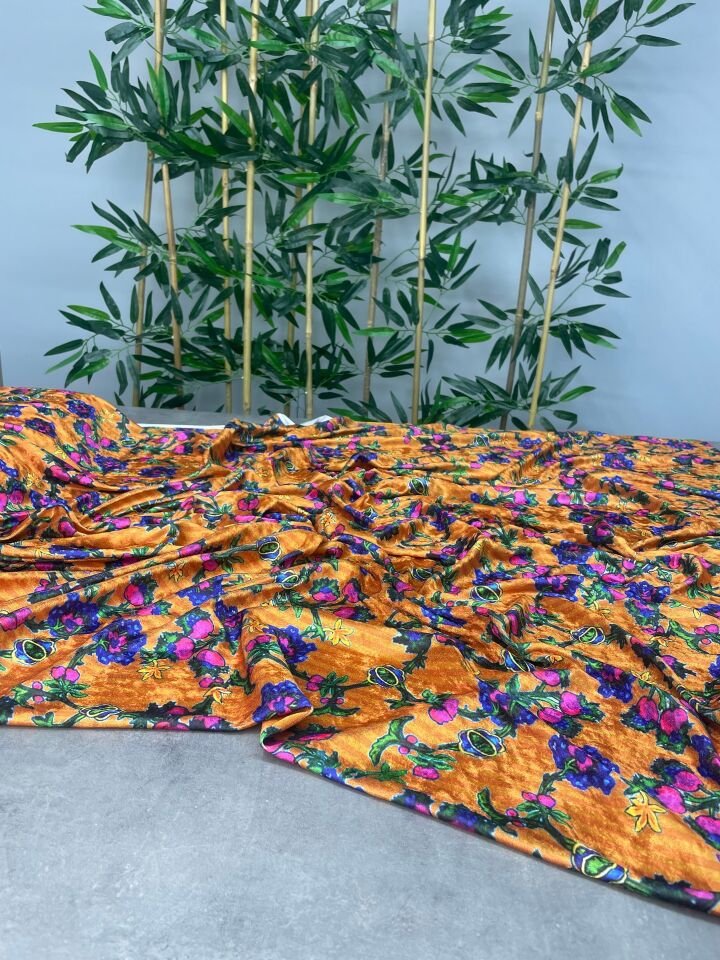 Mevera Desen Elbiselik Kadife Kumaş