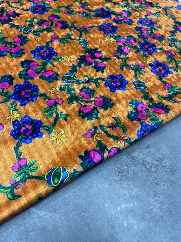 Mevera Desen Elbiselik Kadife Kumaş