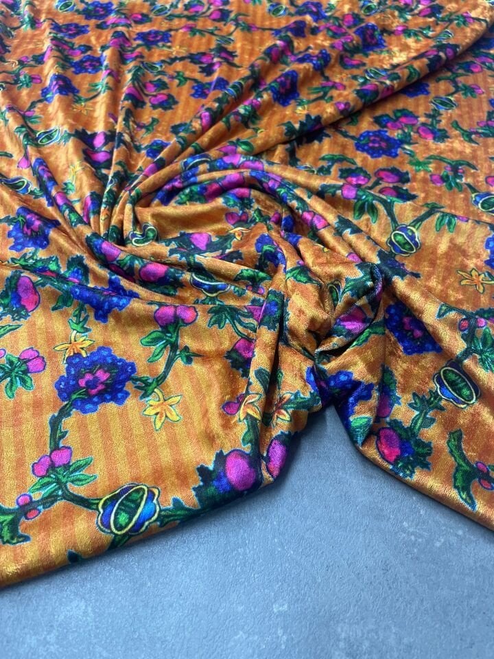 Mevera Desen Elbiselik Kadife Kumaş