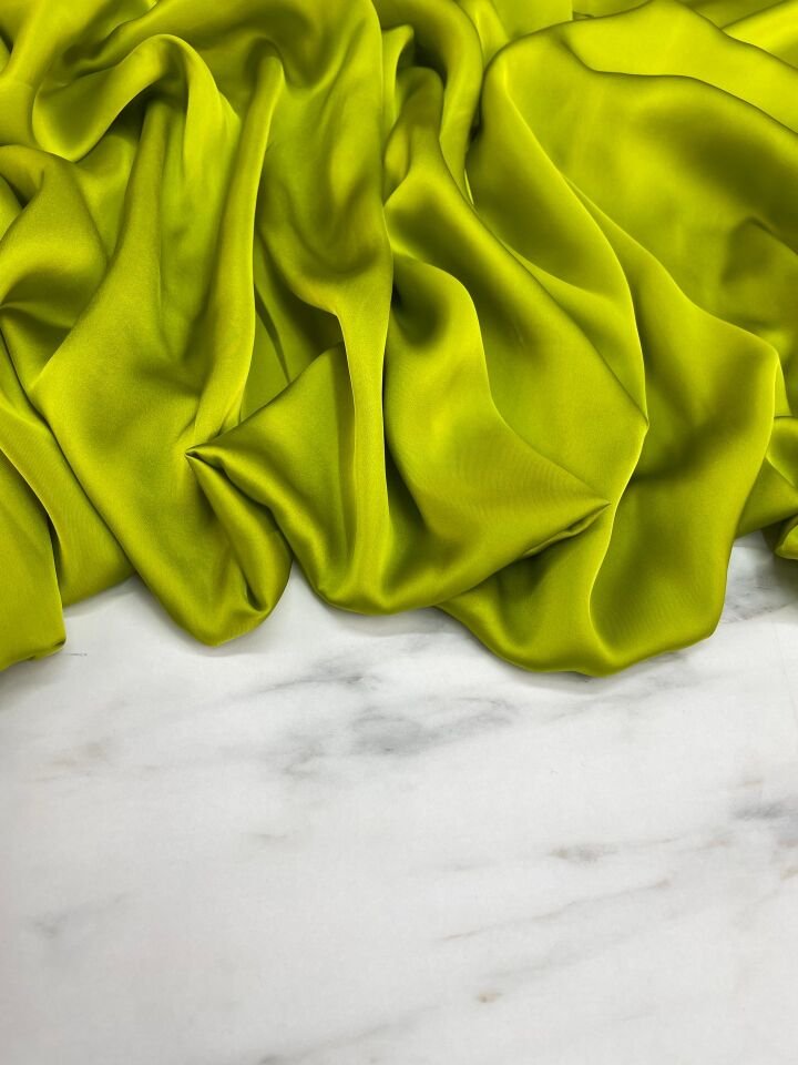 Fıstık Yeşili Düz Elbiselik İpek Saten Kumaş