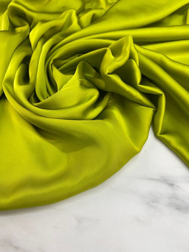 Fıstık Yeşili Düz Elbiselik İpek Saten Kumaş