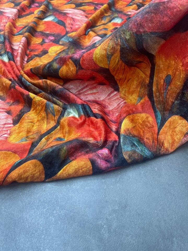 Berlin Desen Elbiselik Kadife Kumaş