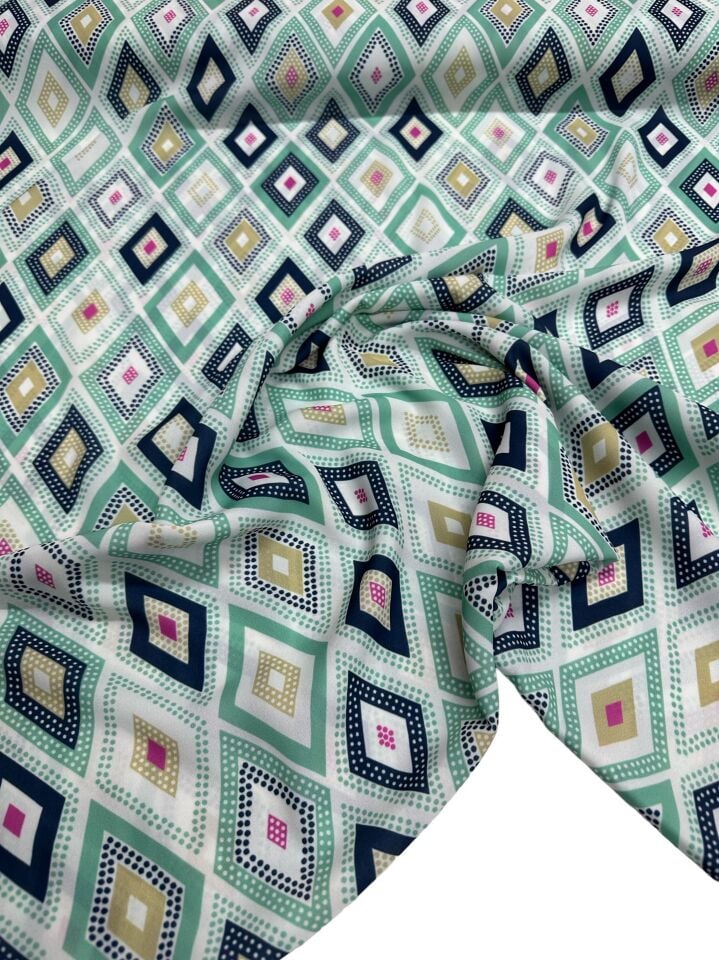 İkat Desen Elbiselik Gömleklik Krep Kumaş