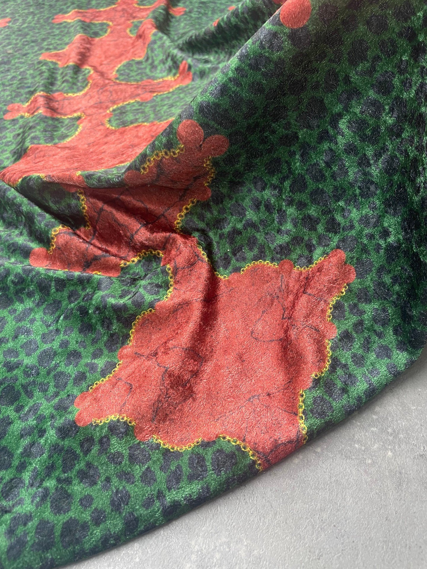 Zenda Desen Elbiselik Kadife Kumaş