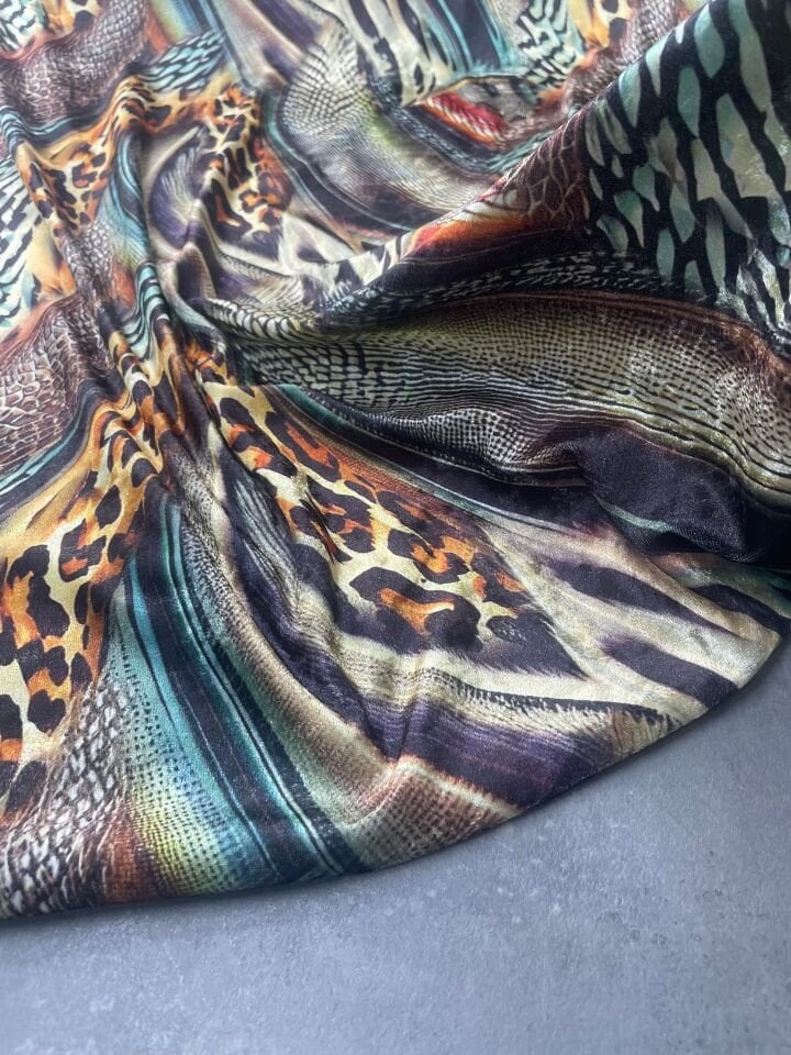 Yeva Desen Elbiselik Kadife Kumaş