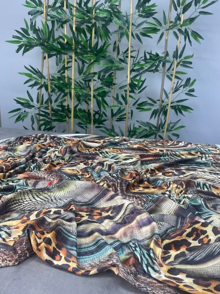 Yeva Desen Elbiselik Kadife Kumaş