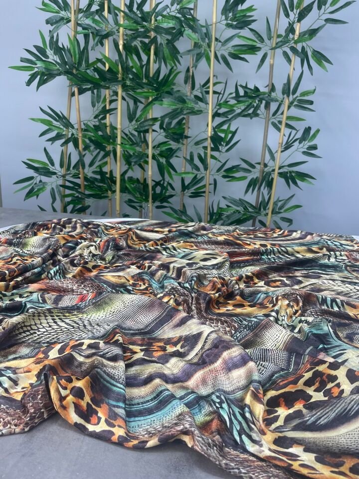 Yeva Desen Elbiselik Kadife Kumaş