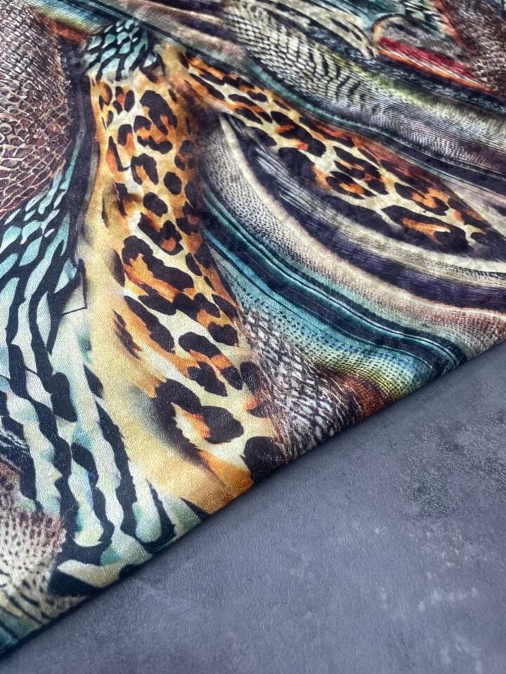 Yeva Desen Elbiselik Kadife Kumaş