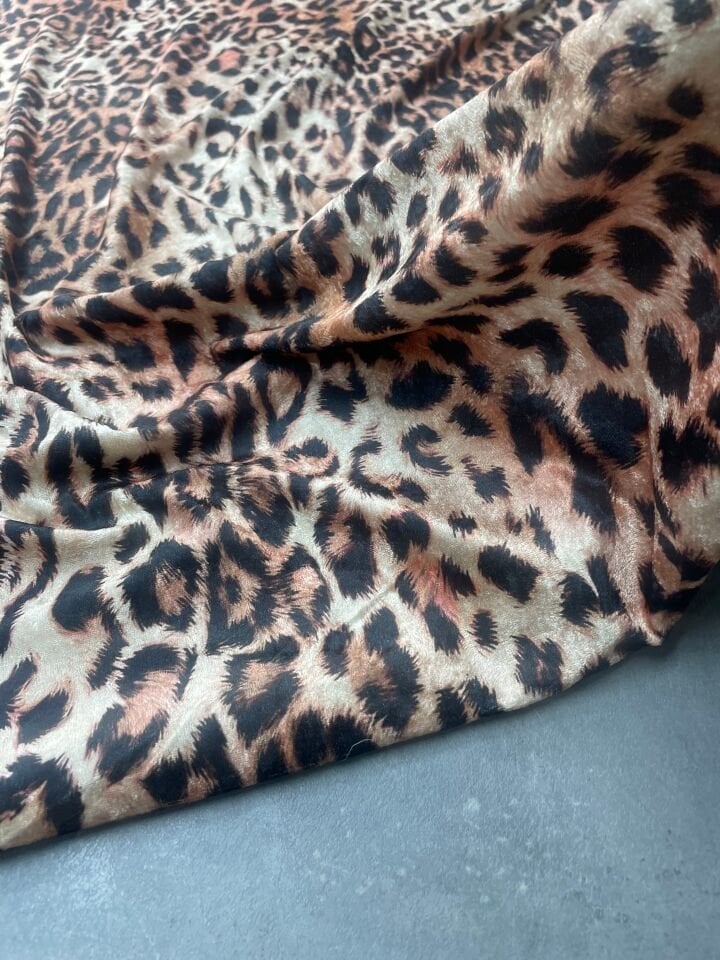 Leopar Desen Elbiselik Kadife Kumaş