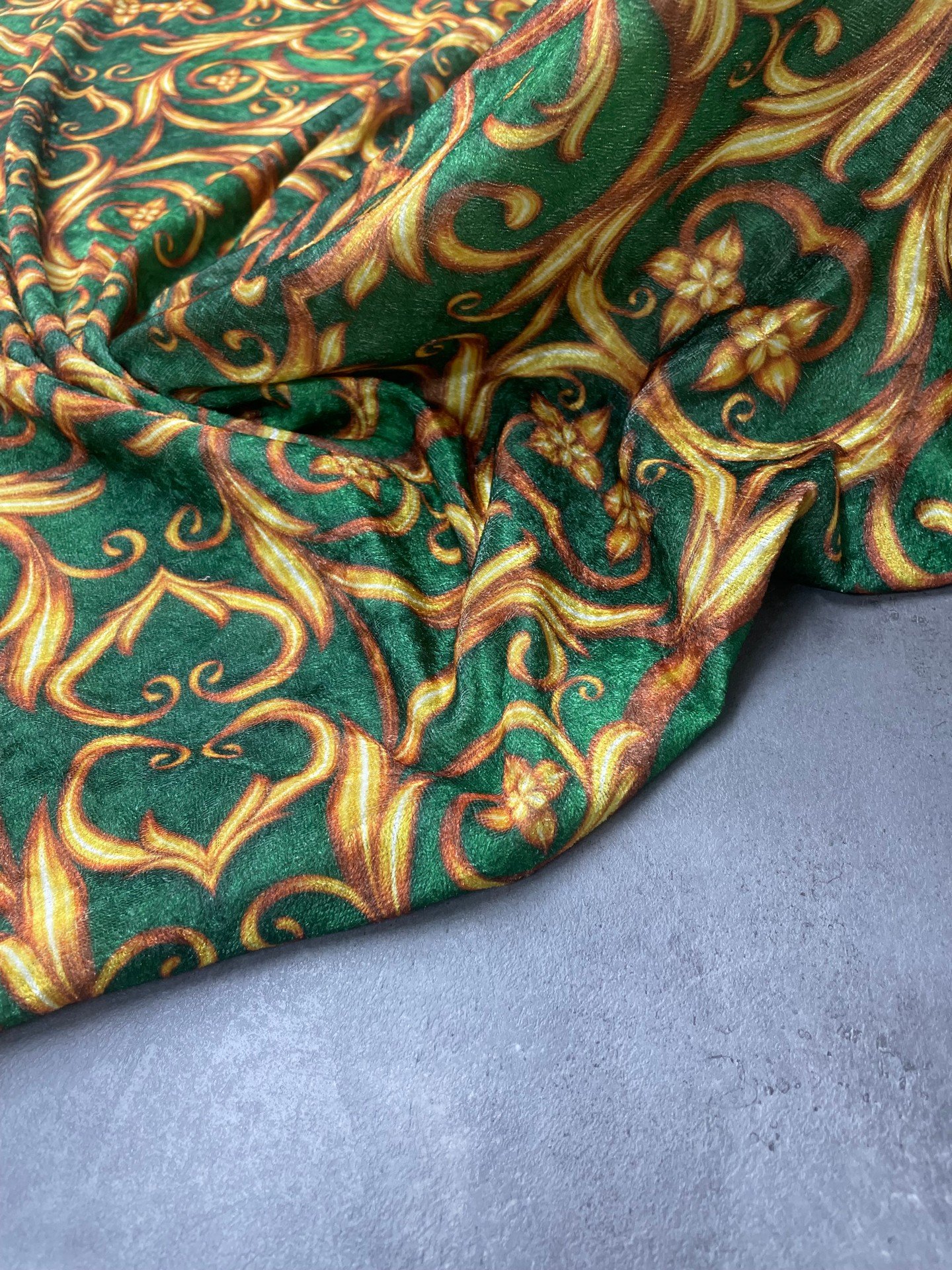 Paris Desen Elbiselik Kadife Kumaş