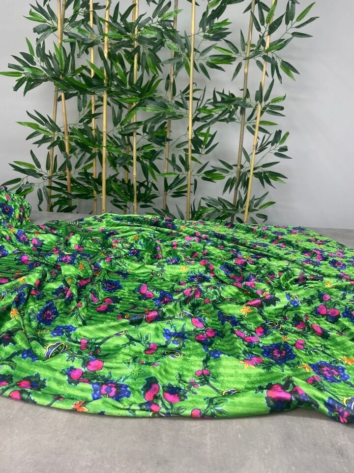 Çile Çiçegi Desen Elbiselik Kadife Kumaş