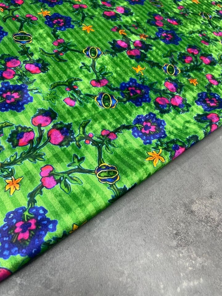 Çile Çiçegi Desen Elbiselik Kadife Kumaş