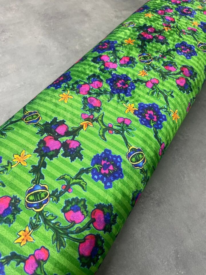 Çile Çiçegi Desen Elbiselik Kadife Kumaş