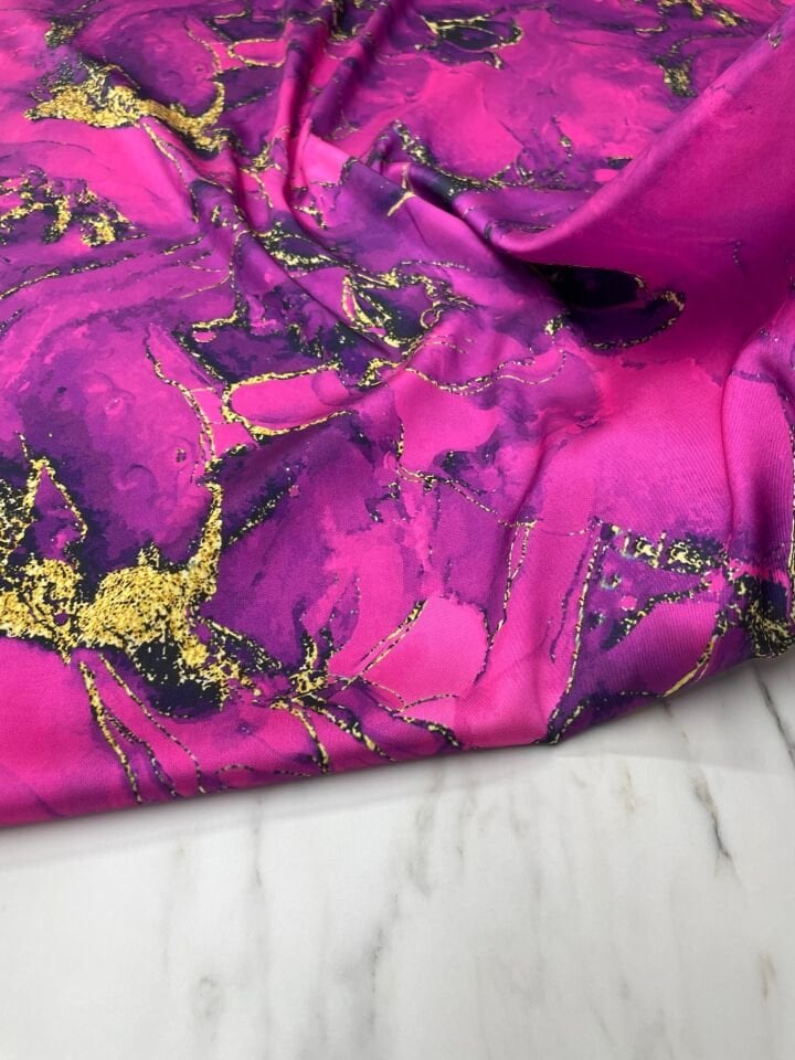 Fuşya Mermer Desen Elbiselik Gömleklik Tivil Saten Kumaş
