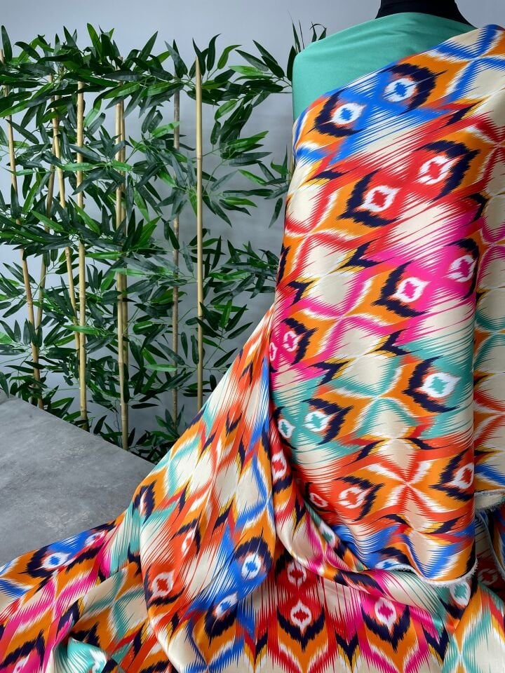 Kombinli Yöresel Elbiselik Tivil Saten Kumaş