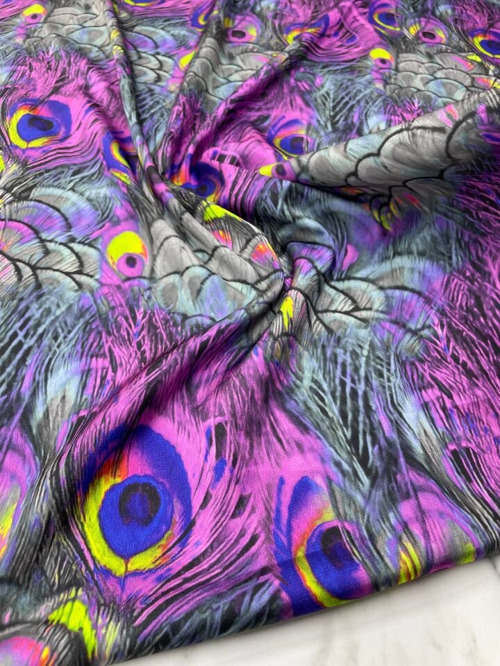 Tavus Tüyü Desen Elbiselik Gömleklik Tivil Saten Kumaş