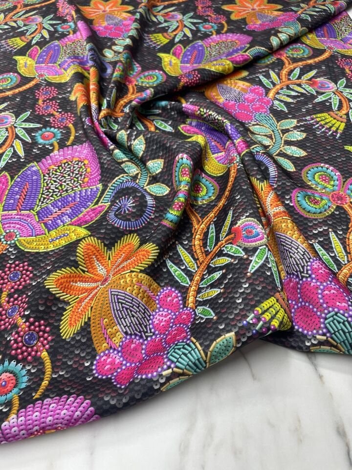 Çiçek Nakışlı Desen Elbiselik Gömleklik Tivil Saten Kumaş