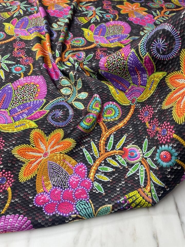 Çiçek Nakışlı Desen Elbiselik Gömleklik Tivil Saten Kumaş