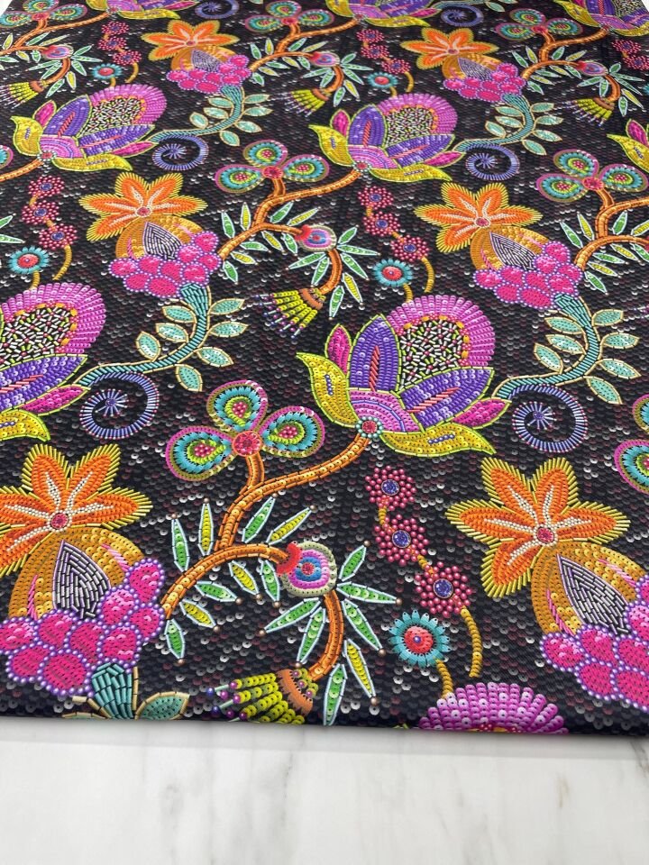 Çiçek Nakışlı Desen Elbiselik Gömleklik Tivil Saten Kumaş