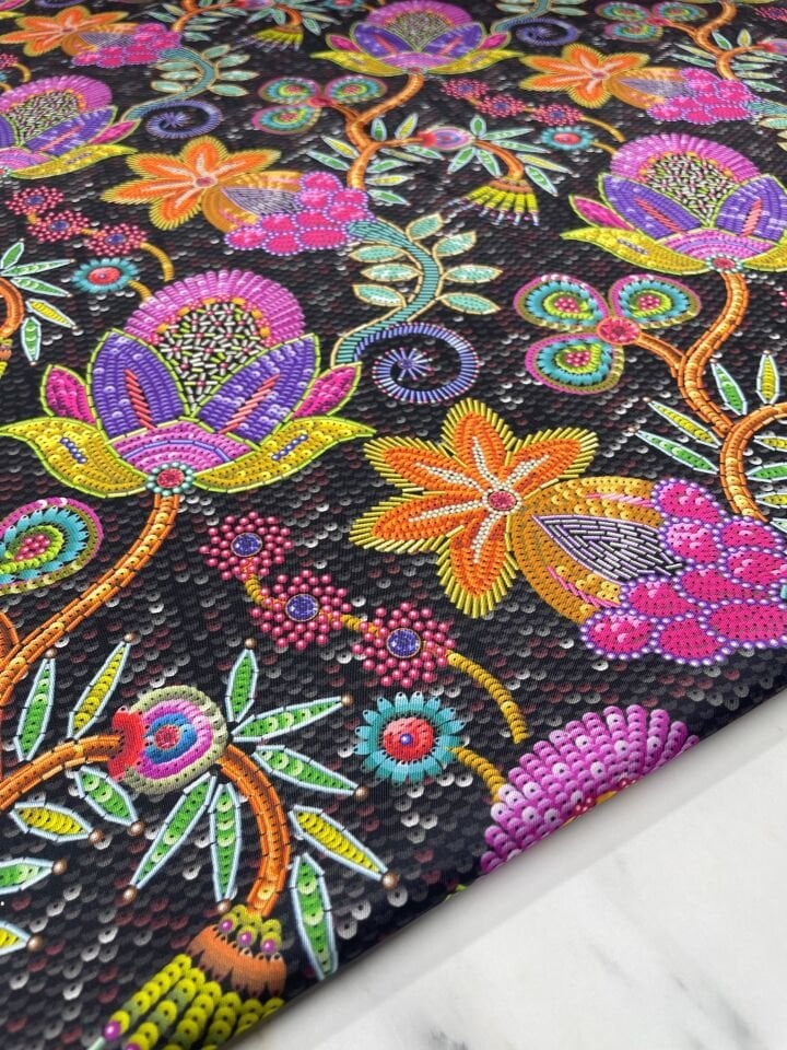 Çiçek Nakışlı Desen Elbiselik Gömleklik Tivil Saten Kumaş