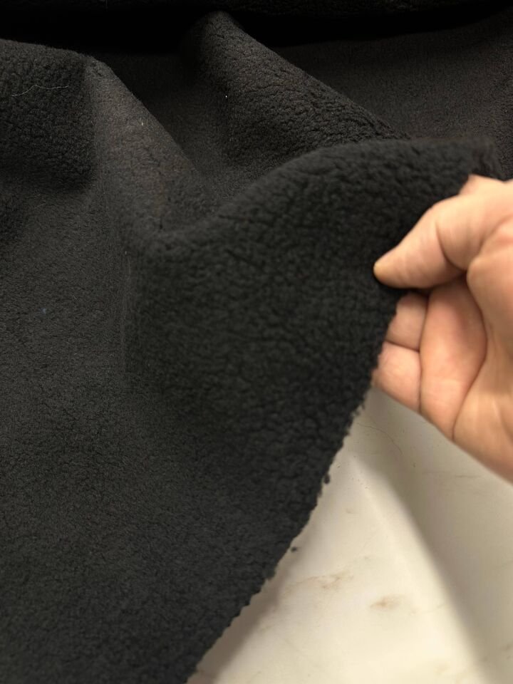 Kısa Tüy Siyah Pelüş Kumaş