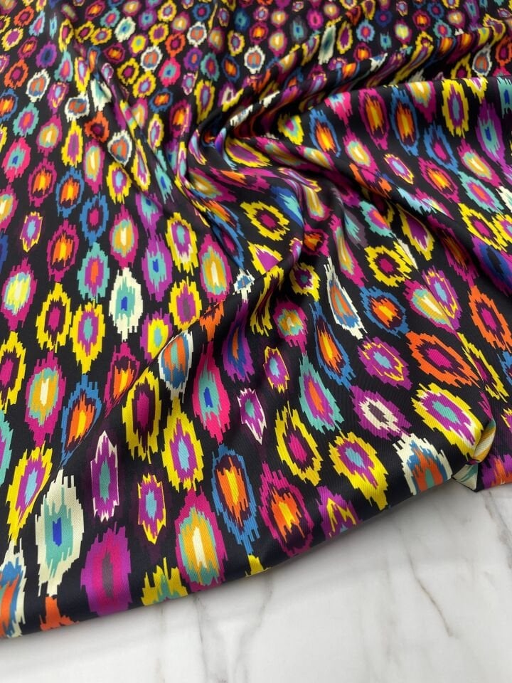 Renkli İkat Desen Elbiselik Gömleklik Tivil Saten Kumaş