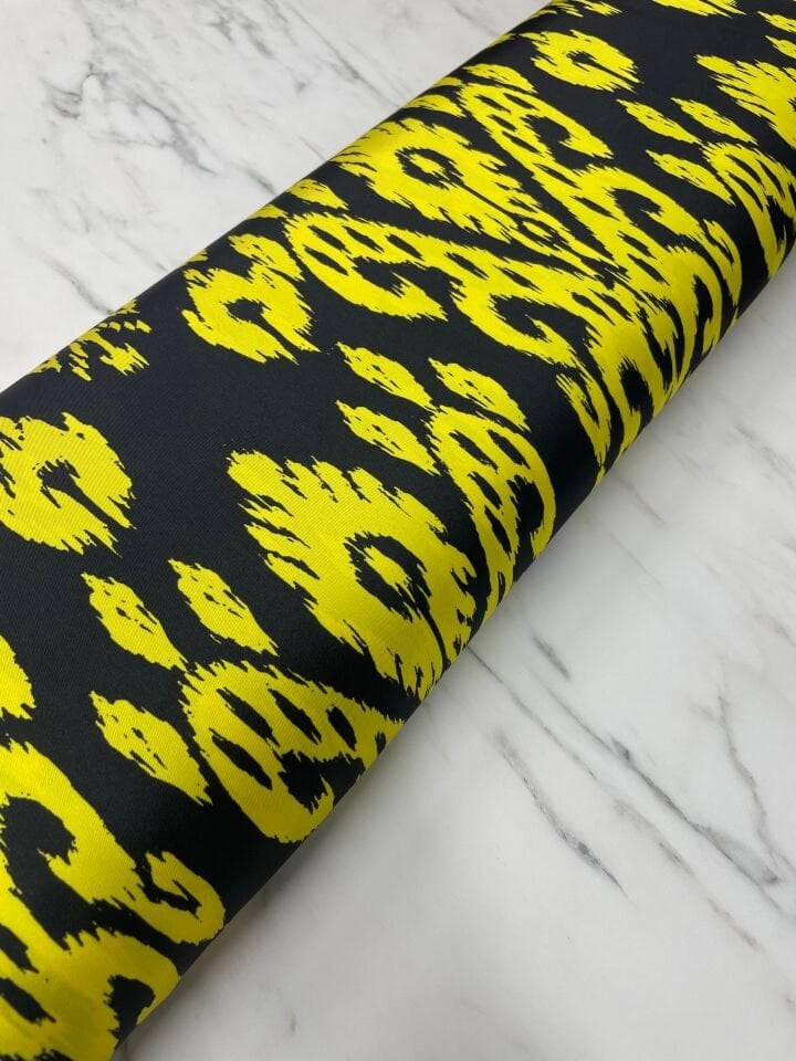 Sarı İkat Desen Elbiselik Gömleklik Tivil Saten Kumaş