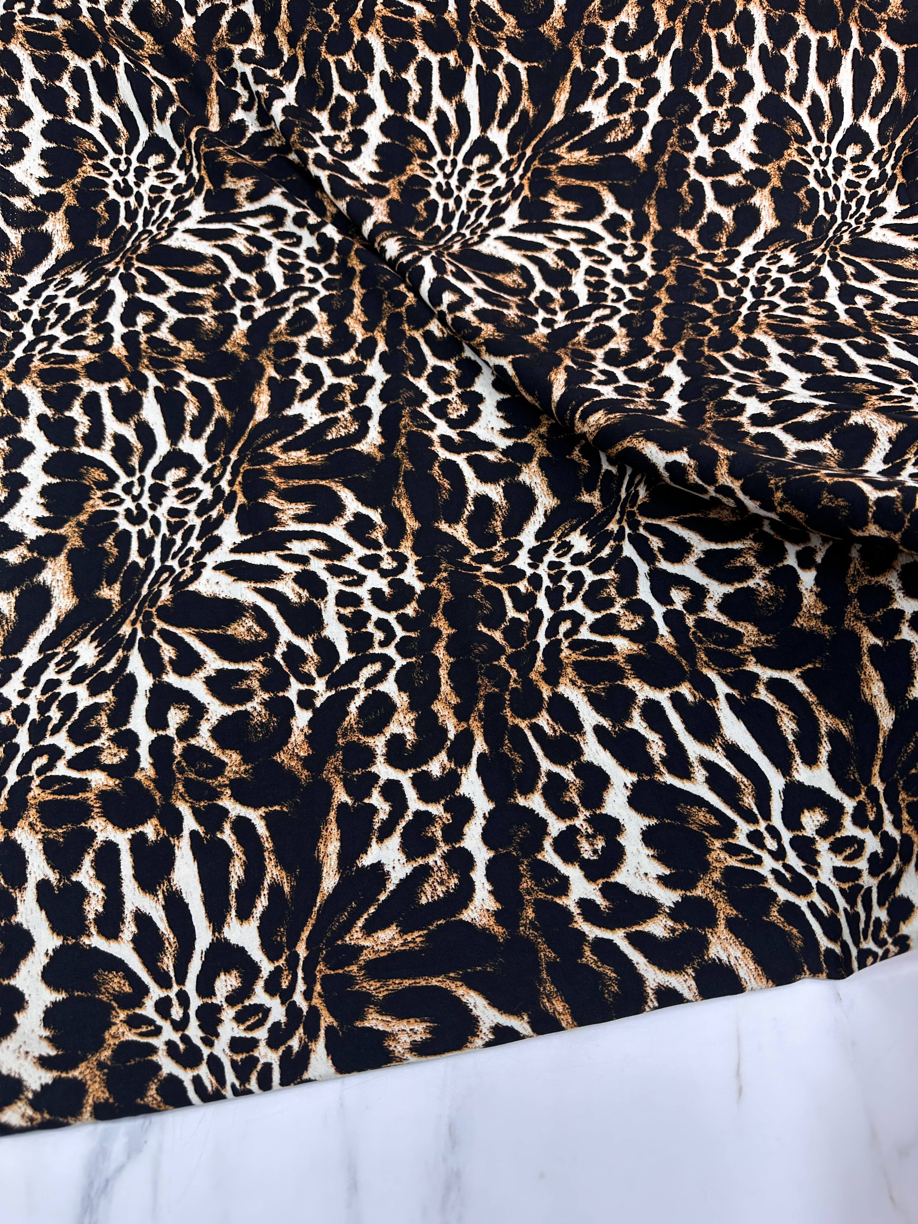 Leopar Desen Elbiselik Şalvarlık Viskon Kumaş